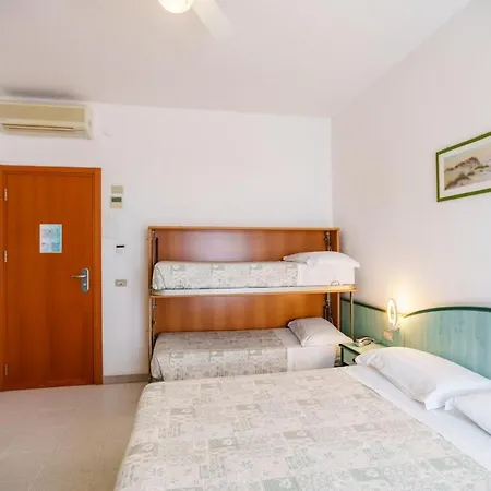 Astor 3*