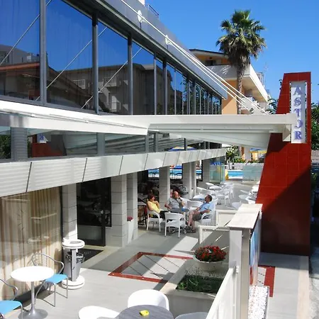 酒店 Astor 3*