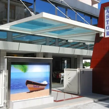 Astor ホテル 3*